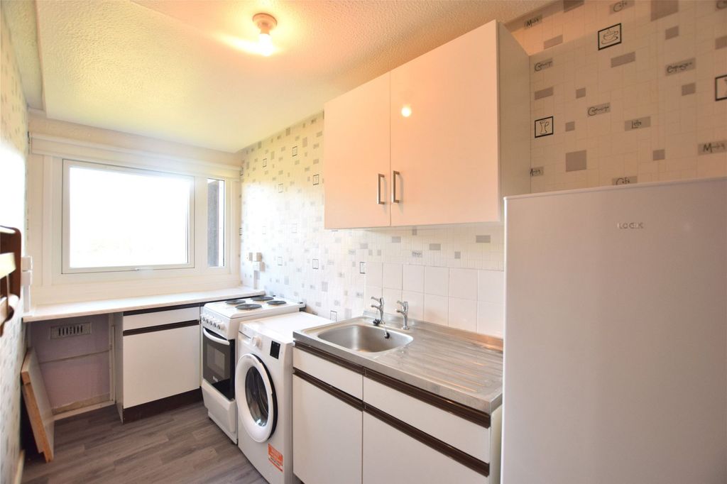 Property photo 2 of 8 Kitchen