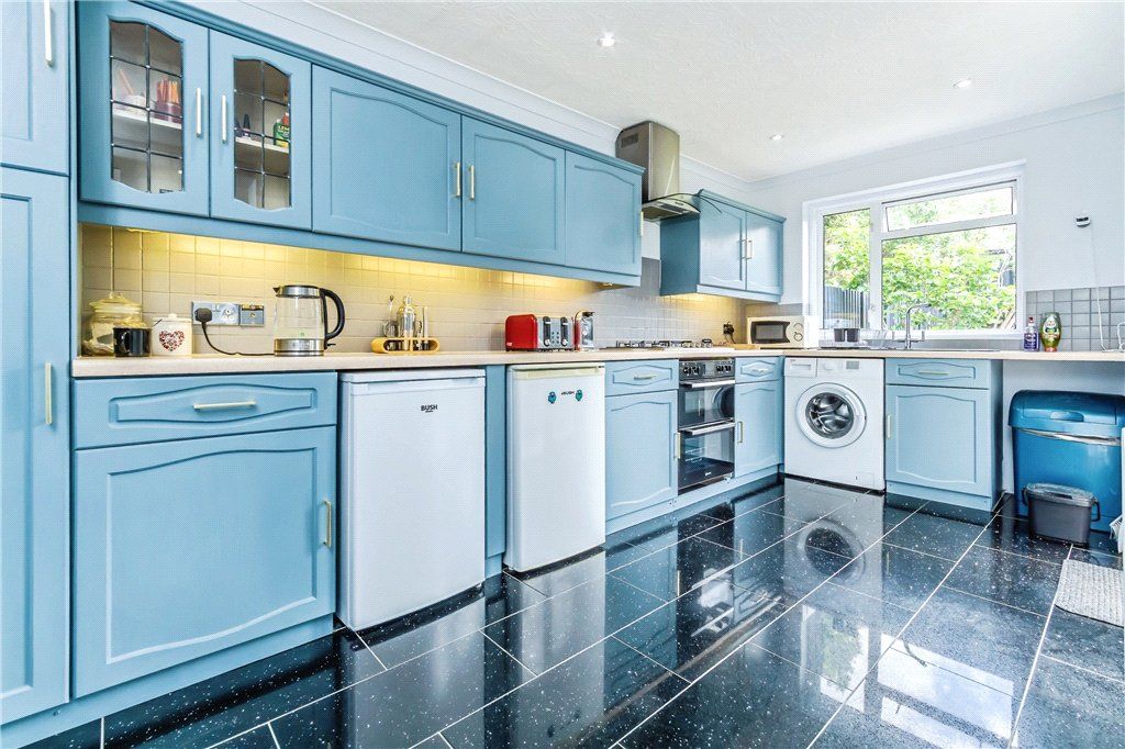 Property photo 2 of 14 Kitchen