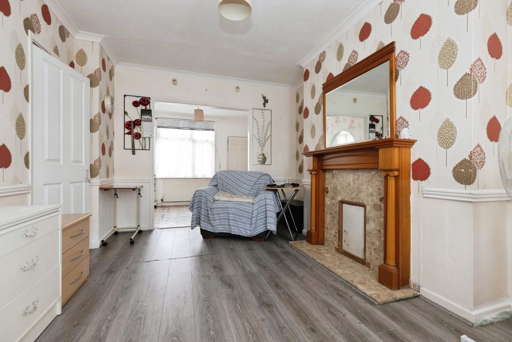 Property photo 2 of 15 Photo