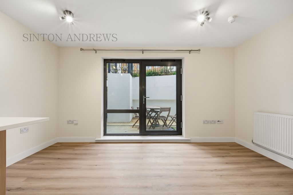 Property photo 1 of 13 Photo 7