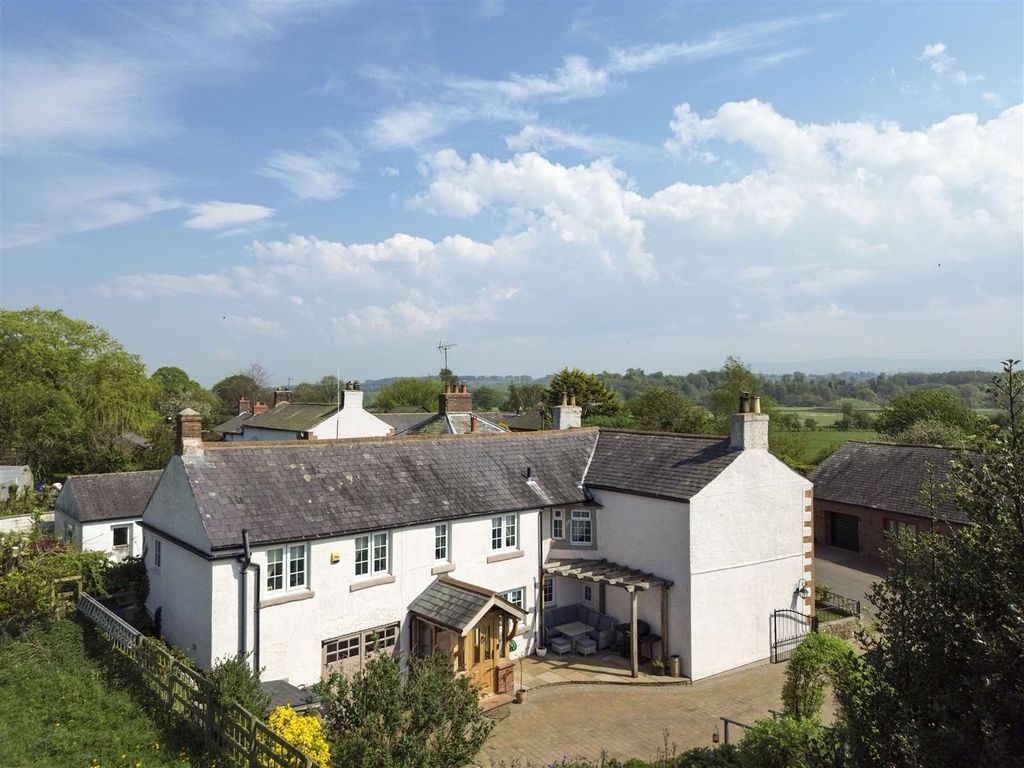 Property photo 1 of 45 Applegarth