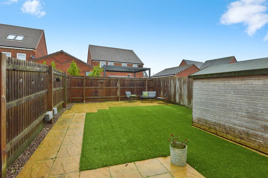 Property photo 2 of 20