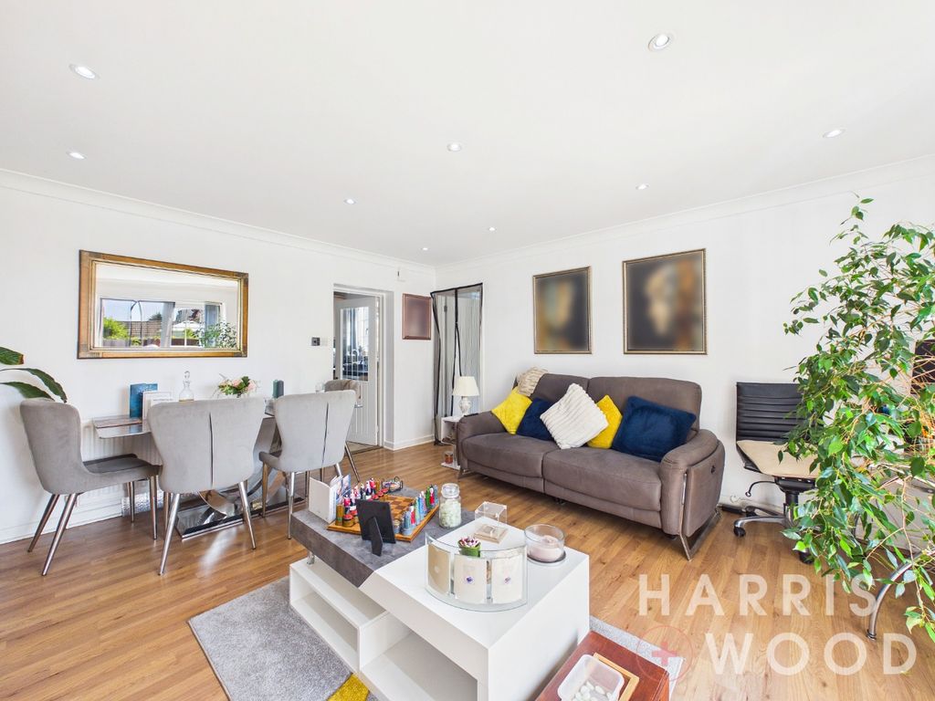 Property photo 2 of 31 5262373