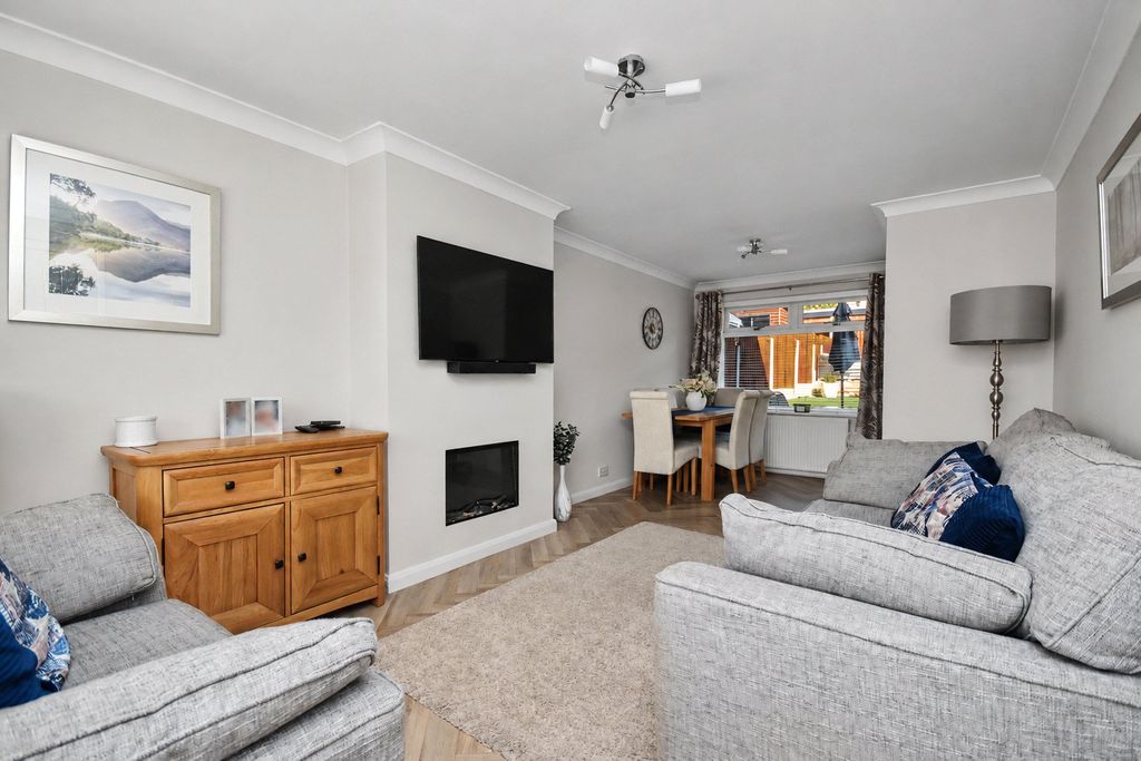 Property photo 2 of 15 Picture No. 21