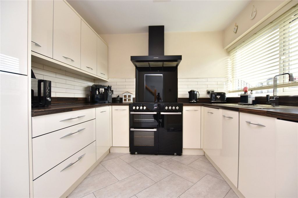 Property photo 3 of 20 Picture No. 11