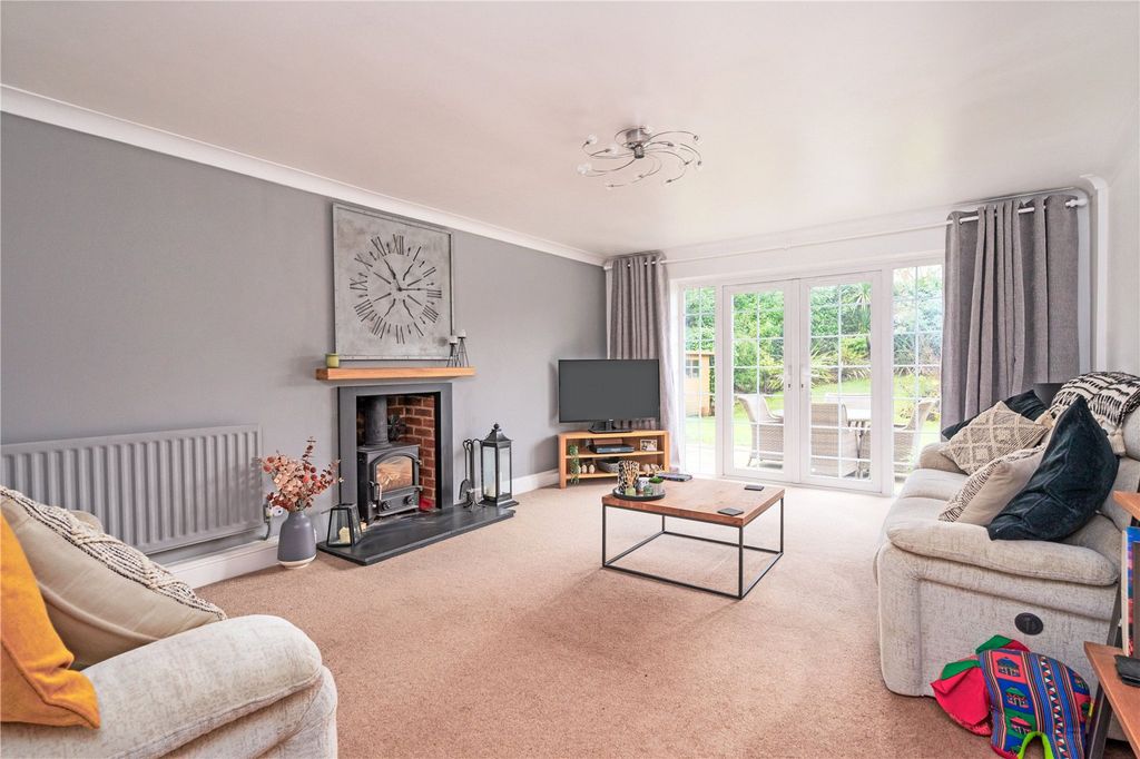 Property photo 2 of 17 Sitting Room