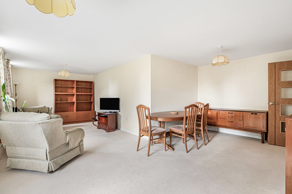 Property photo 2 of 15 Sitting Room