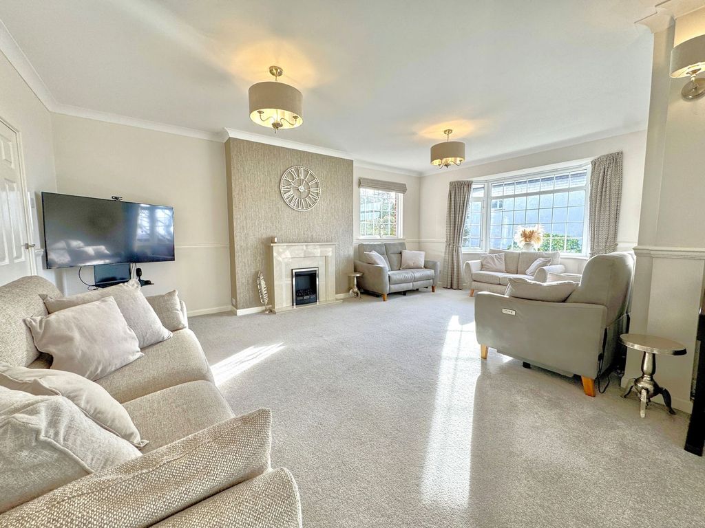 Property photo 3 of 21