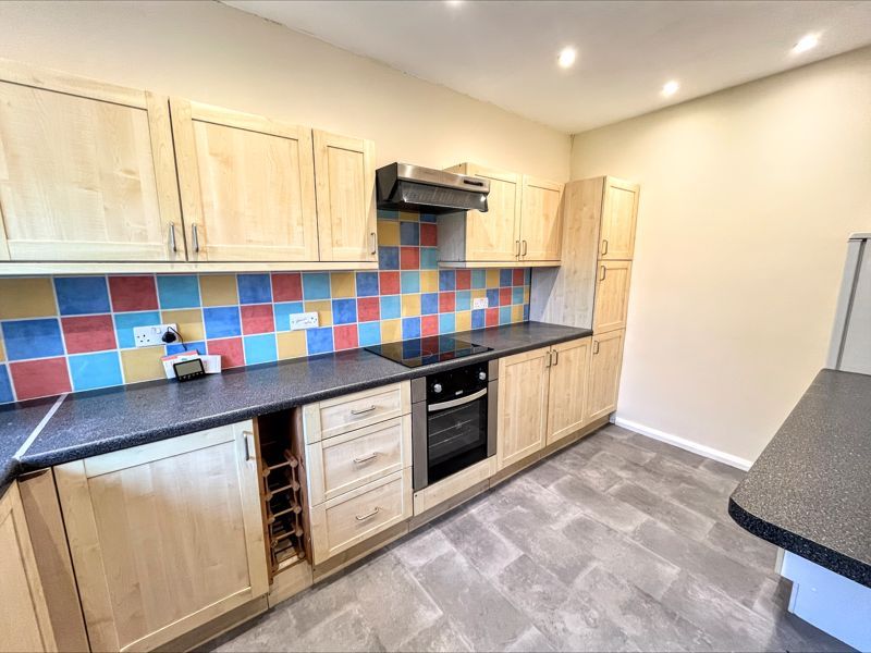 Property photo 3 of 7 Photo 9