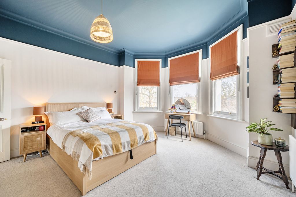 Property photo 2 of 14 1433513-10-69c13E...