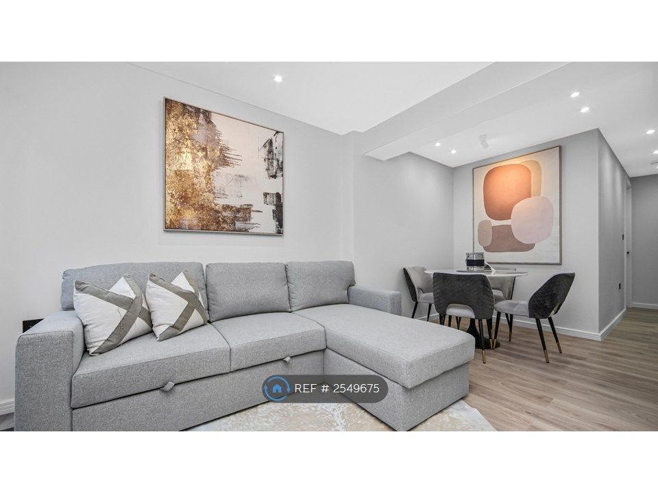 Property photo 1 of 11 Living Space