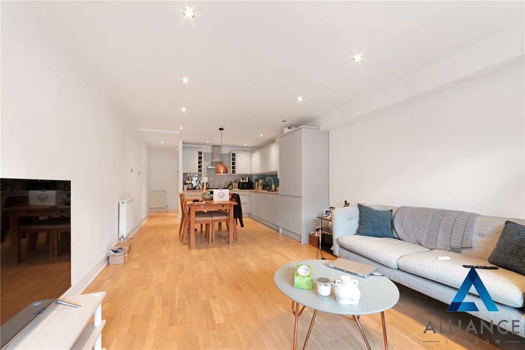 Property photo 3 of 11 Picture No. 25