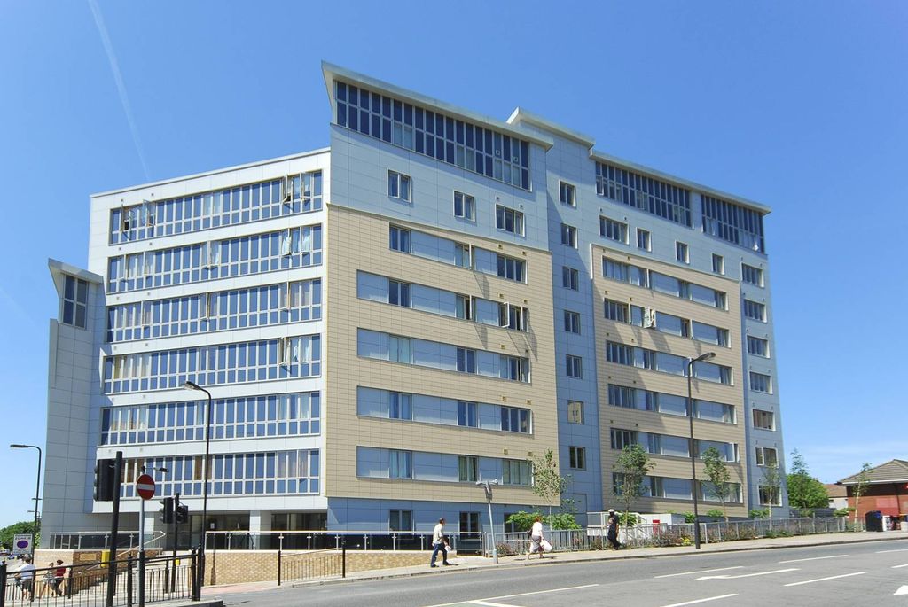 Property photo 1 of 8