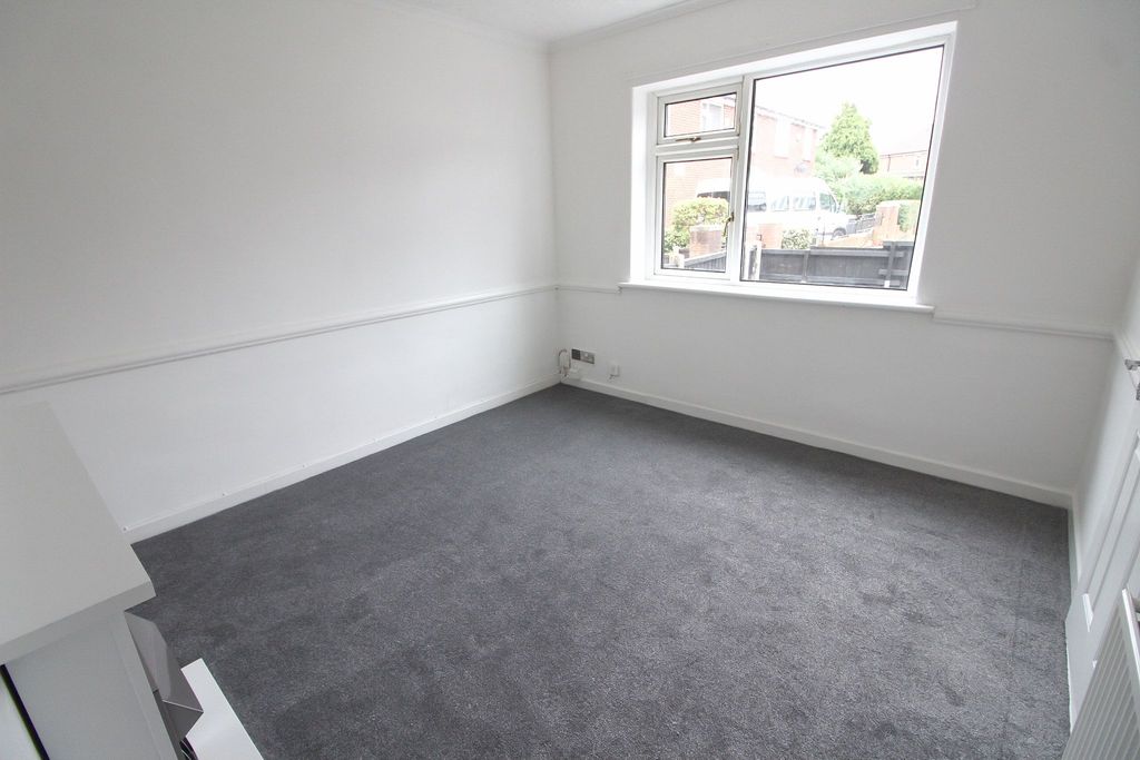 Property photo 3 of 14 Photograph 3