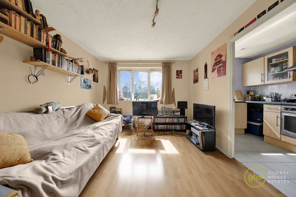 Property photo 3 of 9