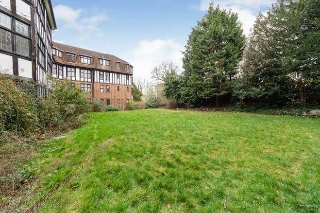 Property photo 2 of 8