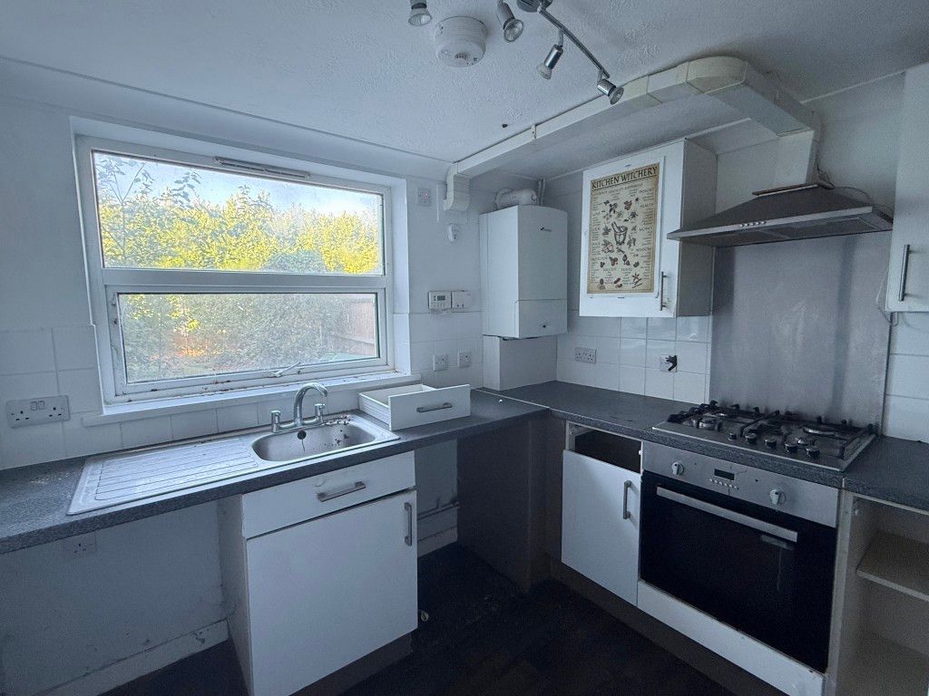 Property photo 2 of 5 Kitchen In Flat In Need Of Improvement