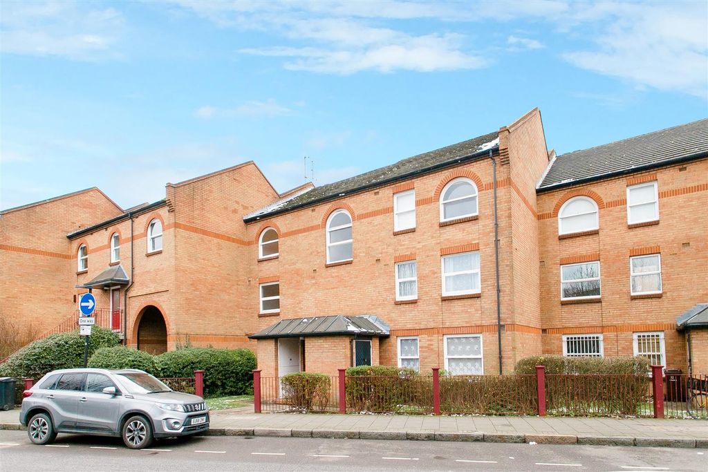 Property photo 1 of 12 Victoria Park Road