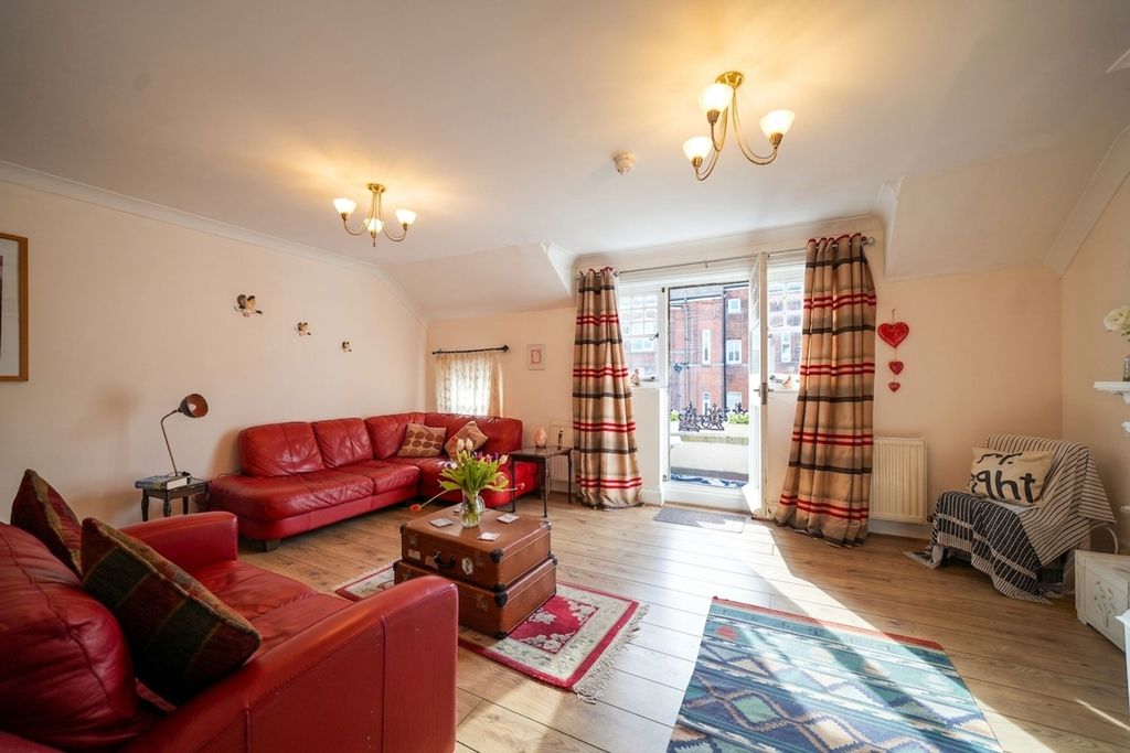 Property photo 3 of 18