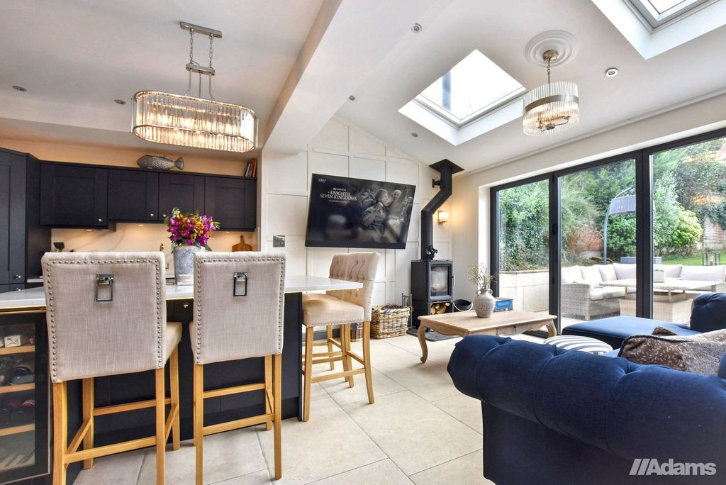 Property photo 2 of 29