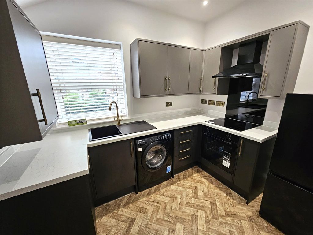 Property photo 1 of 8 Picture No. 12