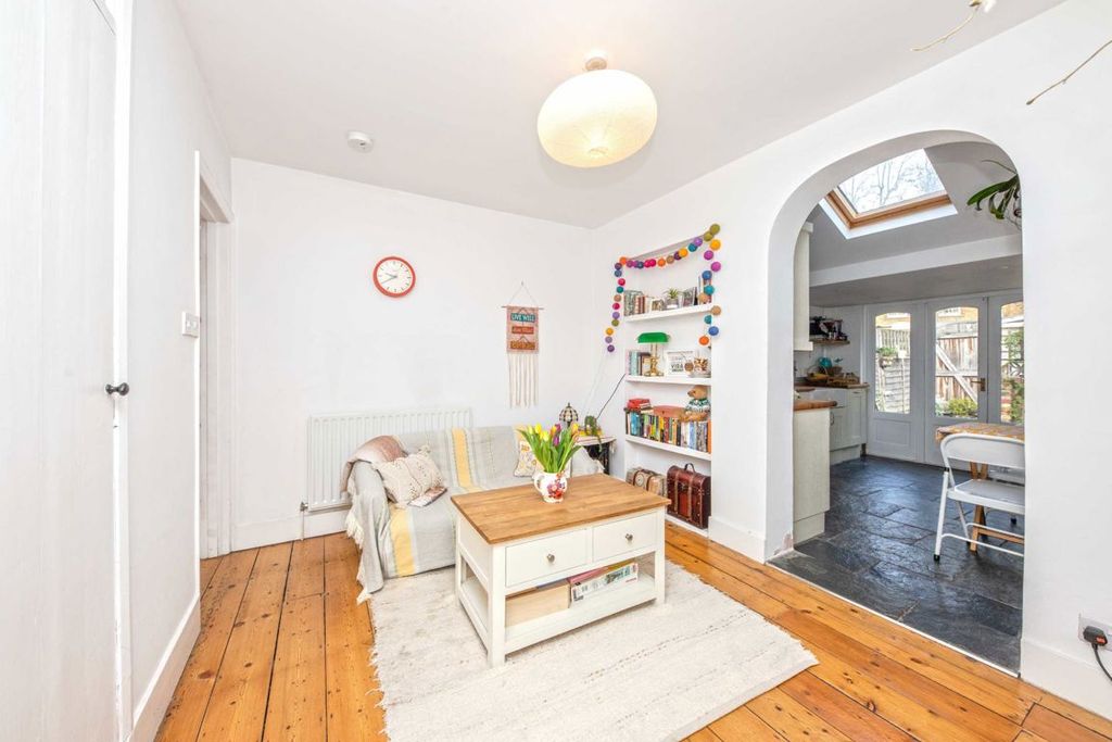 Property photo 2 of 9