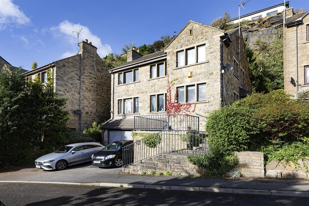 Property photo 1 of 50