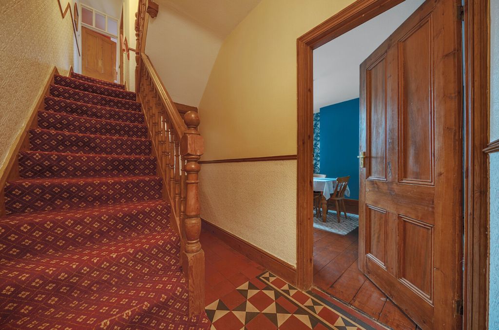 Property photo 2 of 23 1385156-9-6938695...