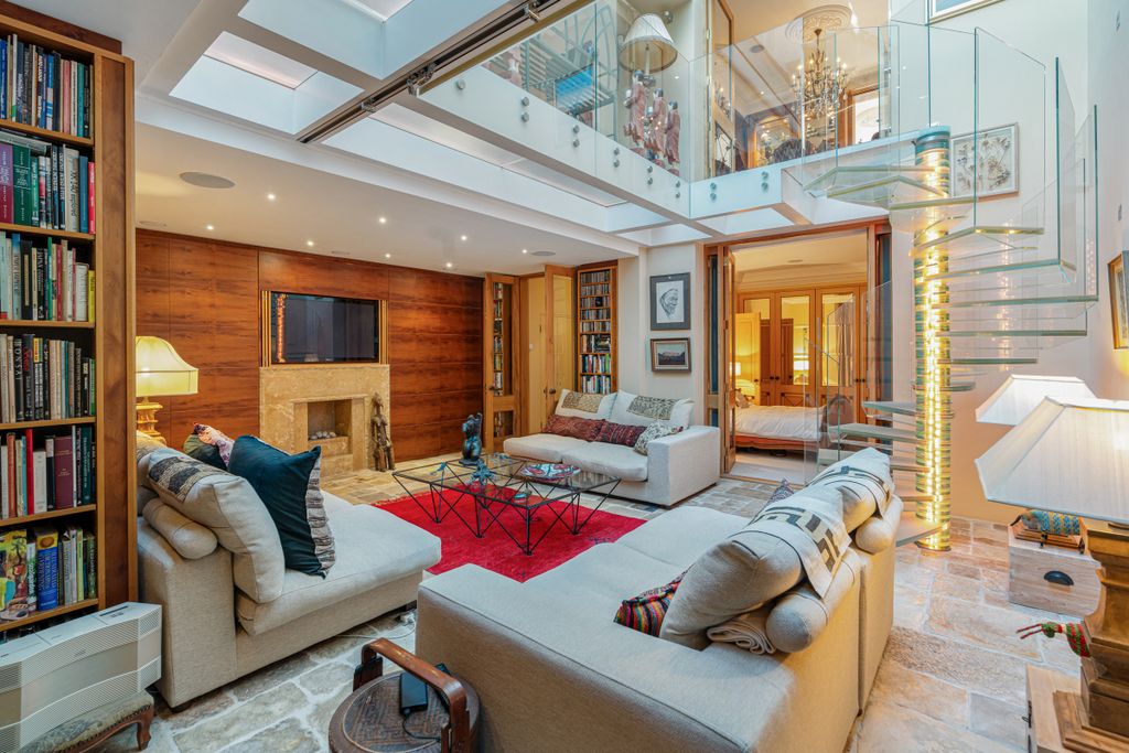 Property photo 1 of 13
