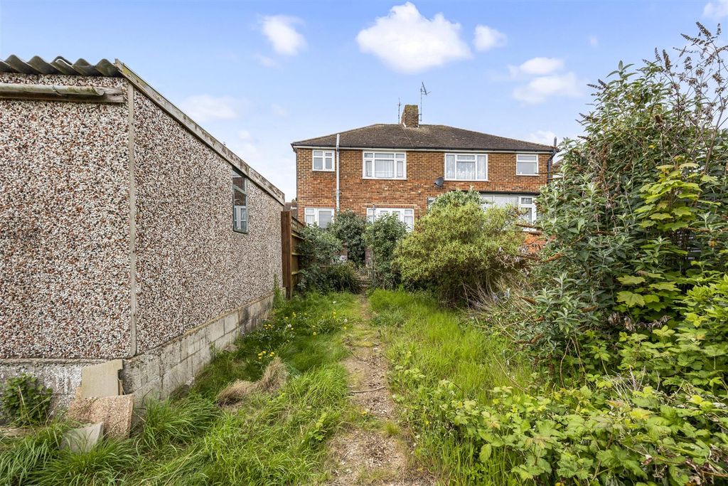 Property photo 2 of 15 Applesham Way, 57-017.Jpg