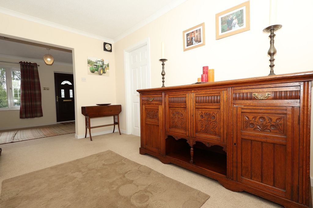 Property photo 3 of 30 Hall