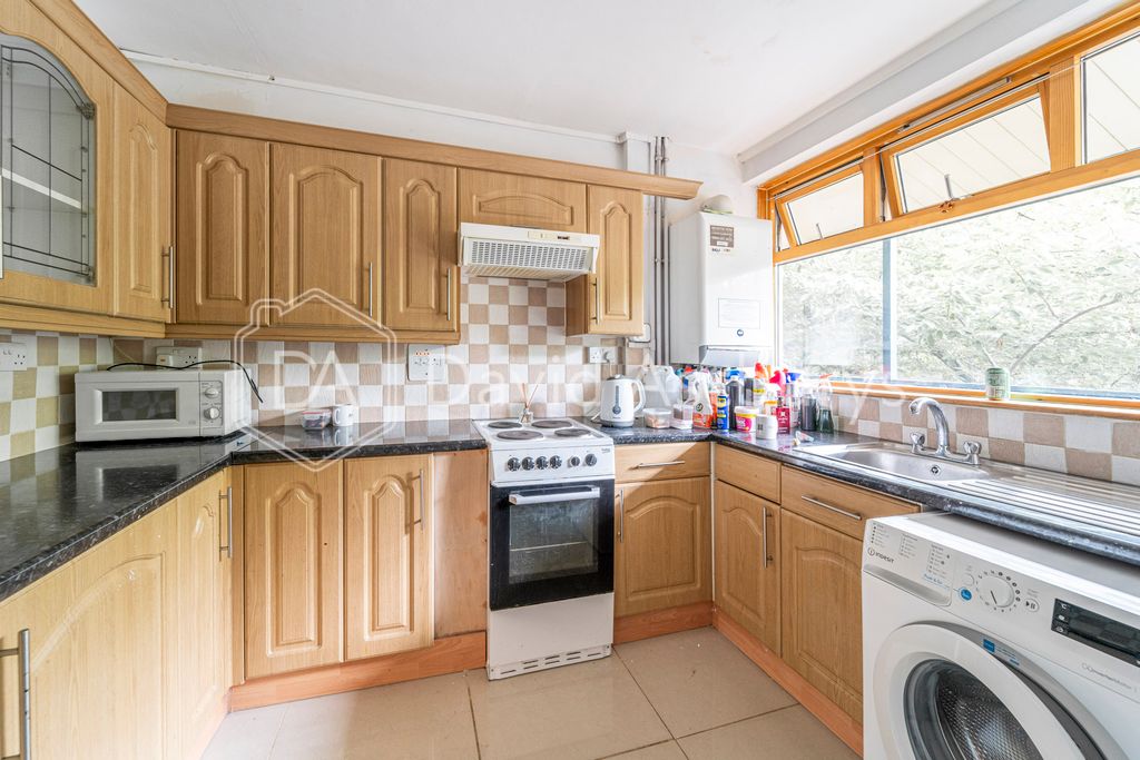 Property photo 1 of 7 Ndb03073