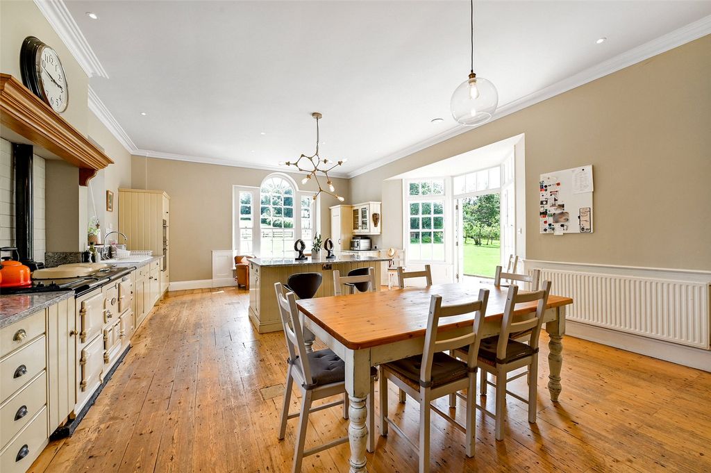 Property photo 2 of 15 Kitchen/Breakfast