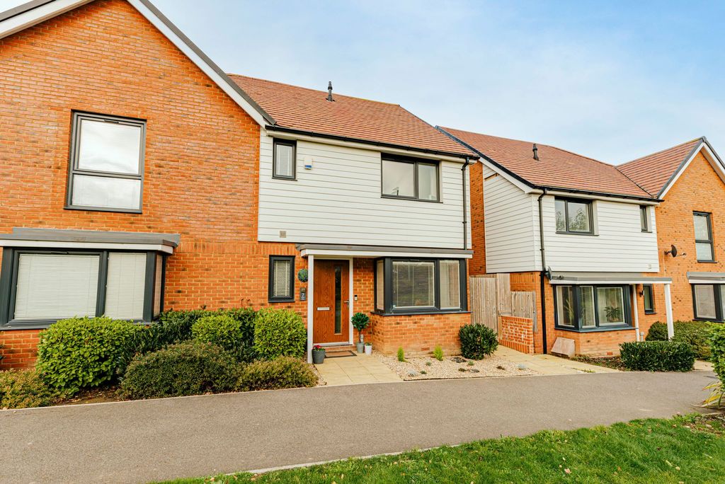 Property photo 1 of 24 Front (1)