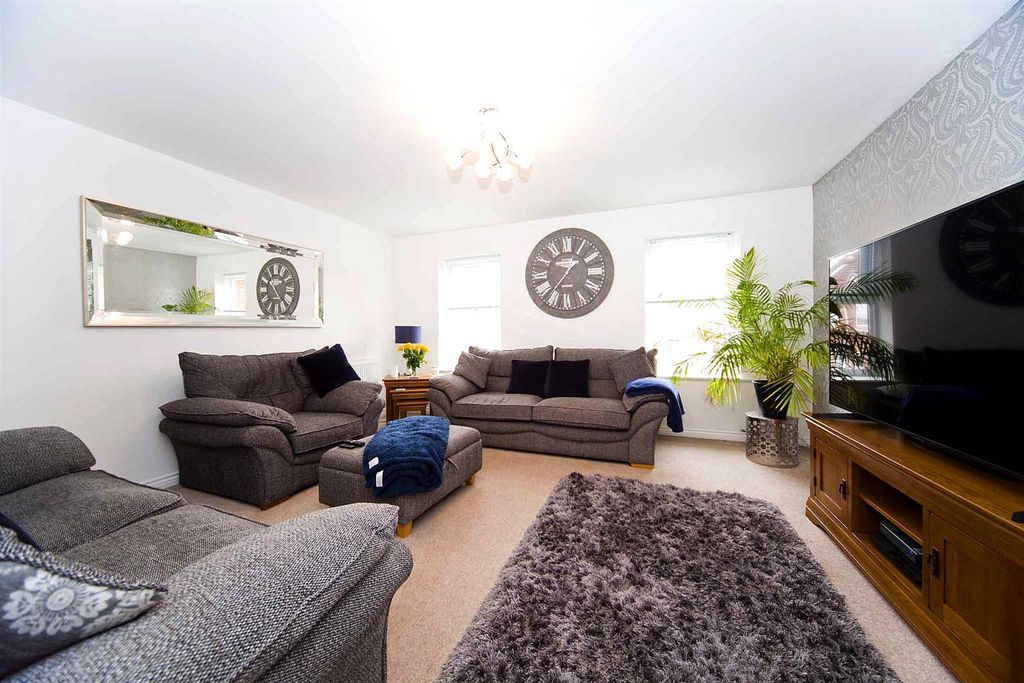 Property photo 2 of 22