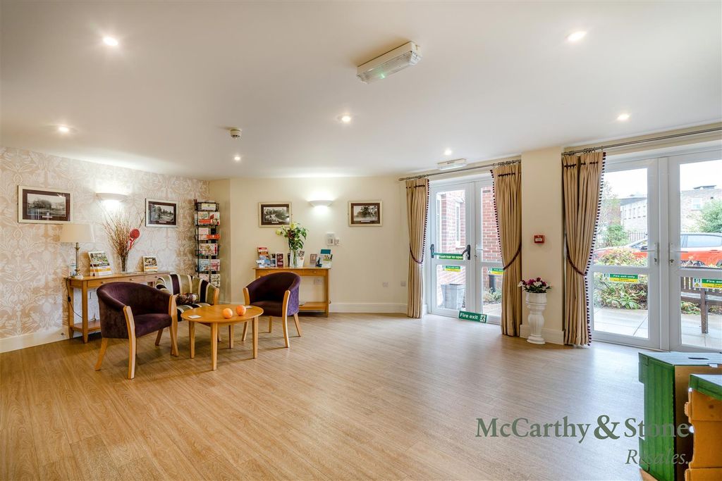 Property photo 3 of 15 8704281-Interior21.Jpg