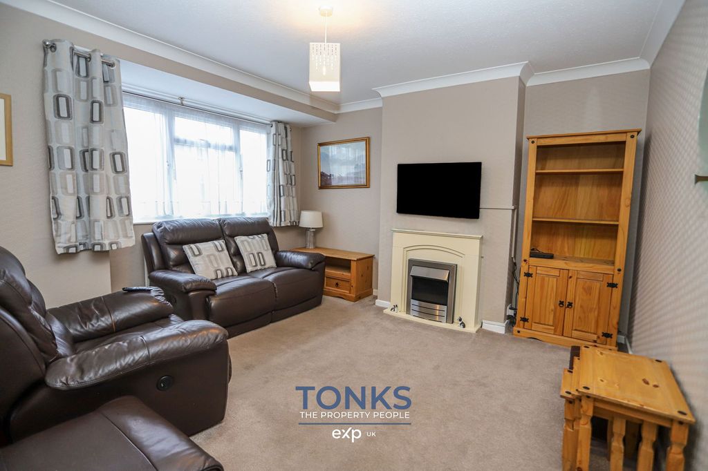 Property photo 3 of 37