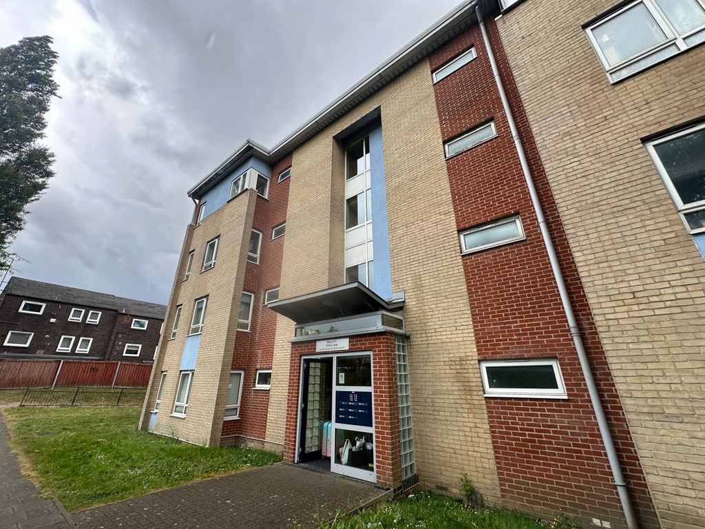 Property photo 1 of 8 2 Bed Flat To Rent Forty Lane, Wembley Ha9