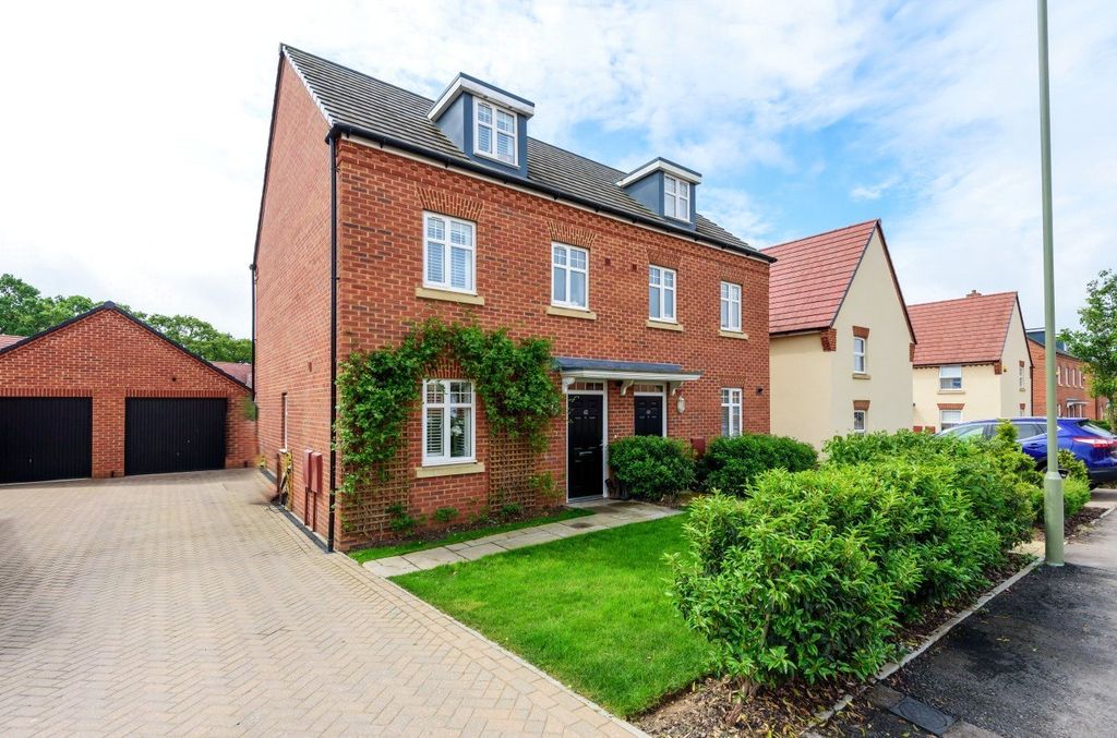 Property photo 1 of 36 Picture No. 01