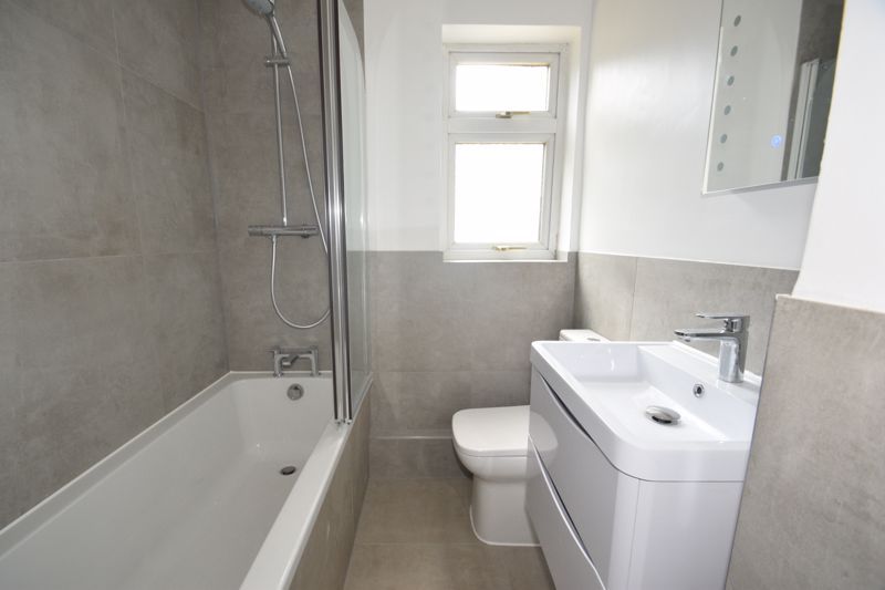 Property photo 3 of 9 Photo 11