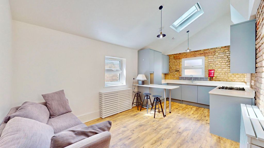 Property photo 3 of 23