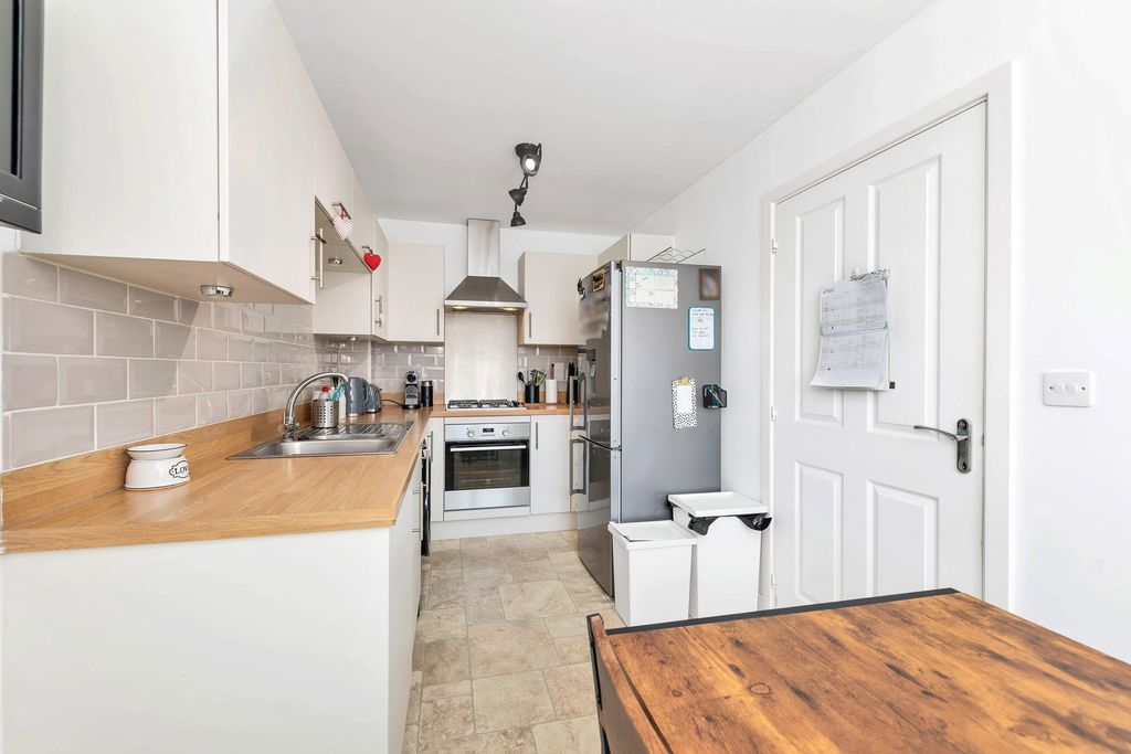 Property photo 2 of 13