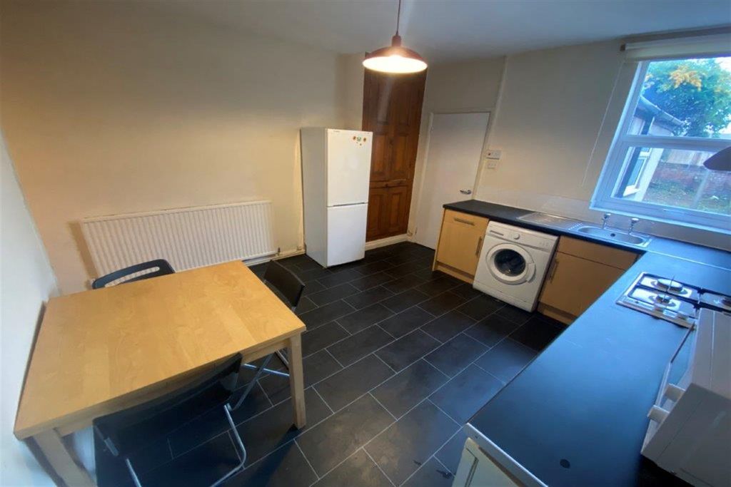 Property photo 3 of 12 ,