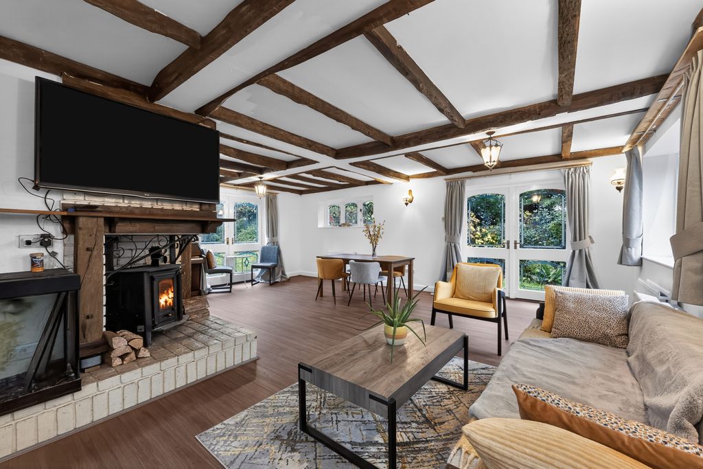 Property photo 2 of 20