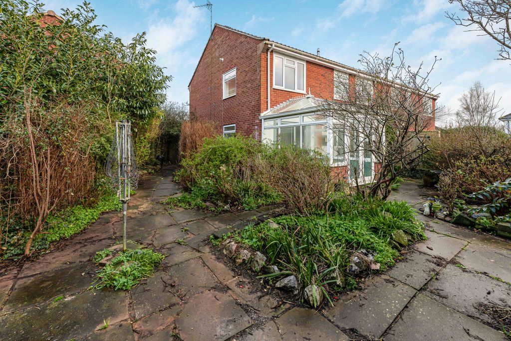 Property photo 2 of 25