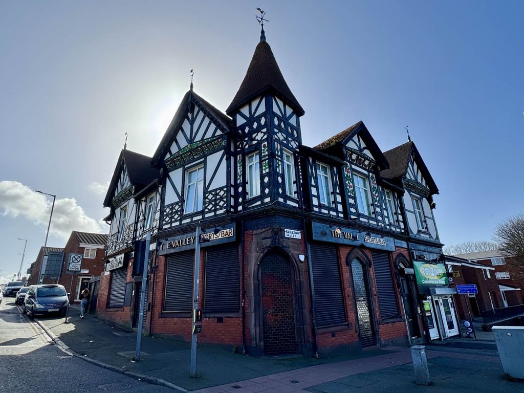 Property photo 1 of 12