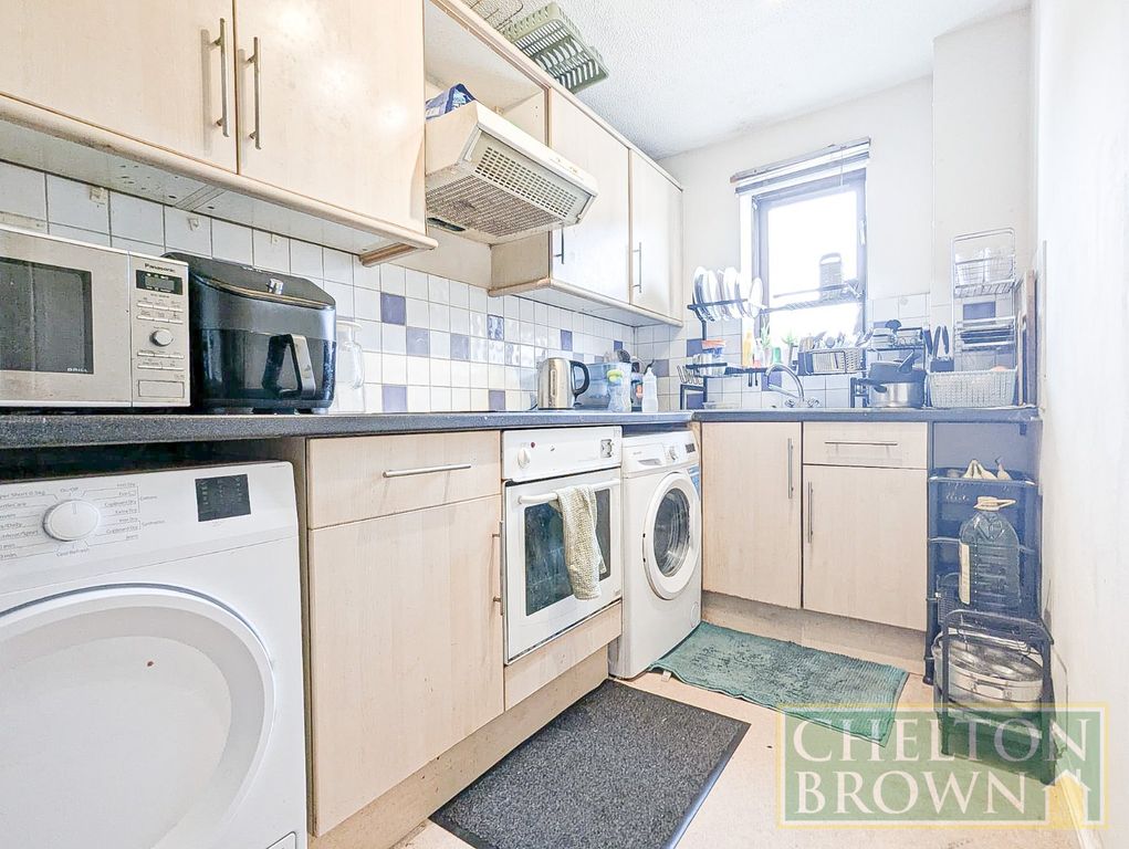 Property photo 2 of 11 Kitchen