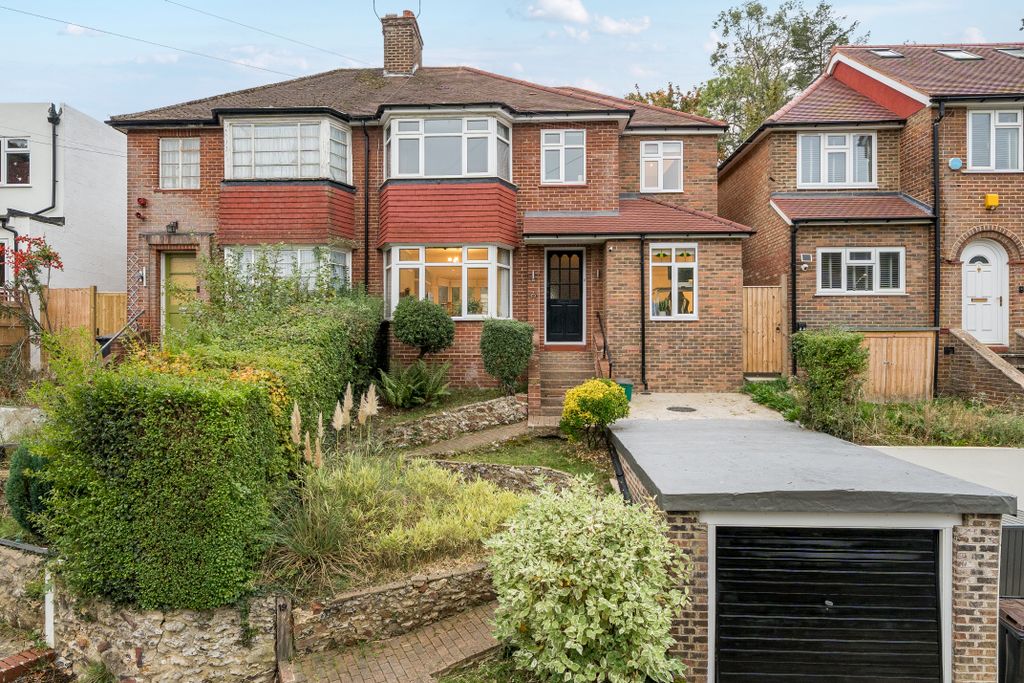 Property photo 1 of 21