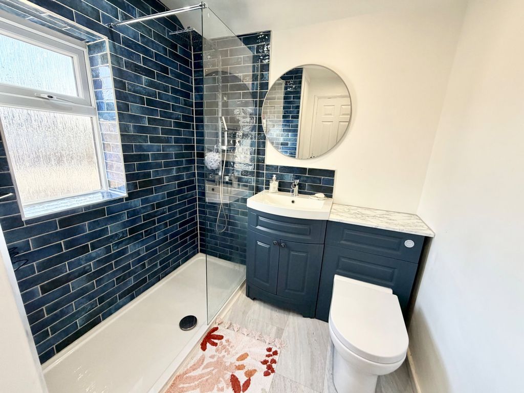 Property photo 2 of 25