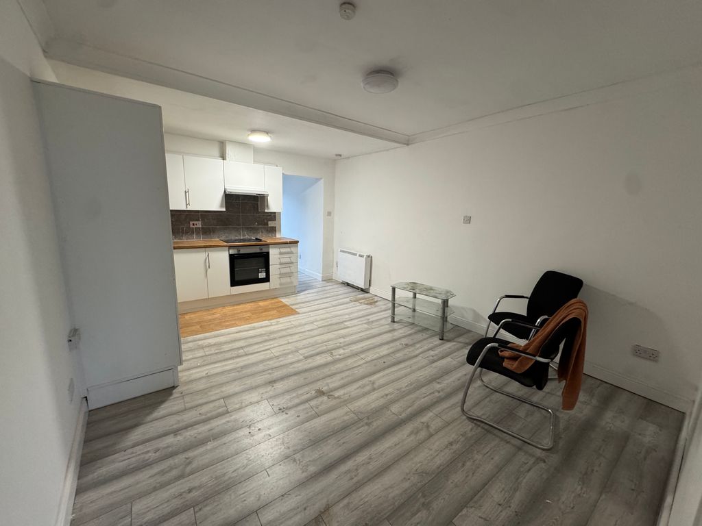 Property photo 1 of 4